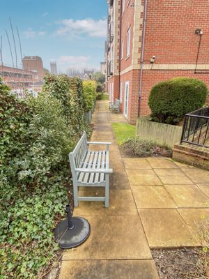 COMMUNAL GARDEN- click for photo gallery